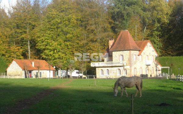 Fougères (35300) Maison de prestige en forêt