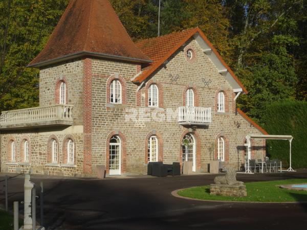 Fougères (35300) Maison de prestige en forêt