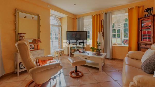 Fougères (35300) Maison de prestige en forêt