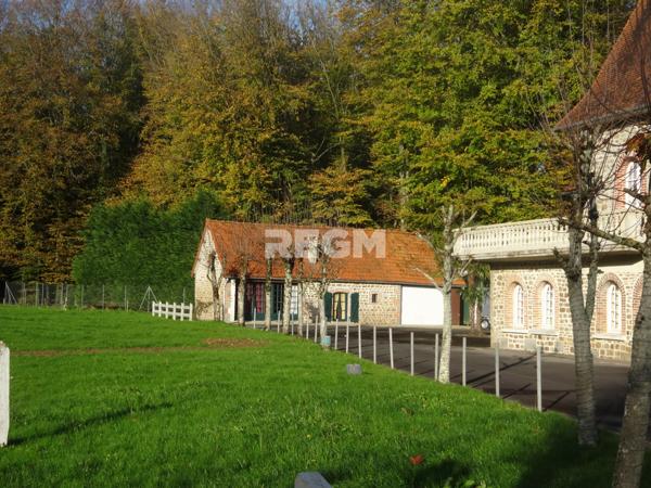 Fougères (35300) Maison de prestige en forêt