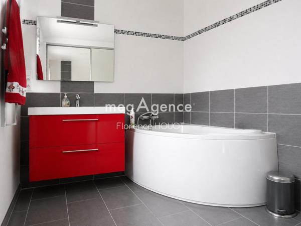 Maison à CHOLET, 49300 - 5 pièces 110m²
