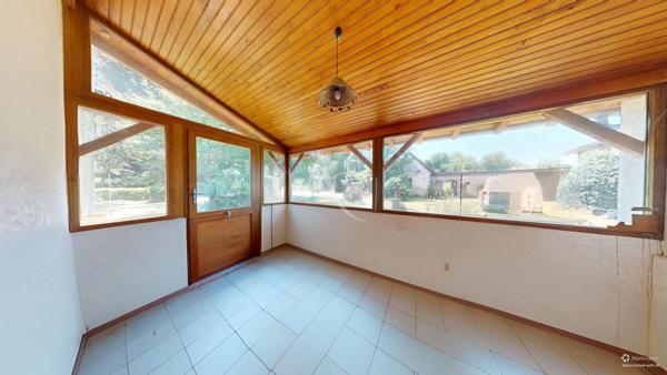 Maison de caractère à rénover. Centre-bourg 330,31 m² habitables sur 17 958 m² de terrain