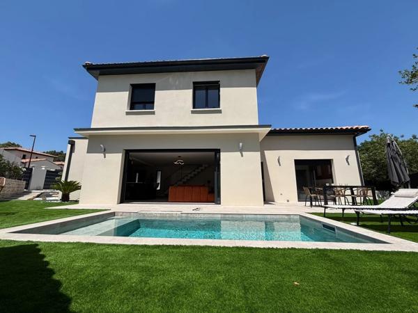 Vente                                                      Villa
                        
                     5 pièces                      131 m2                     à Clermont-l'Hérault