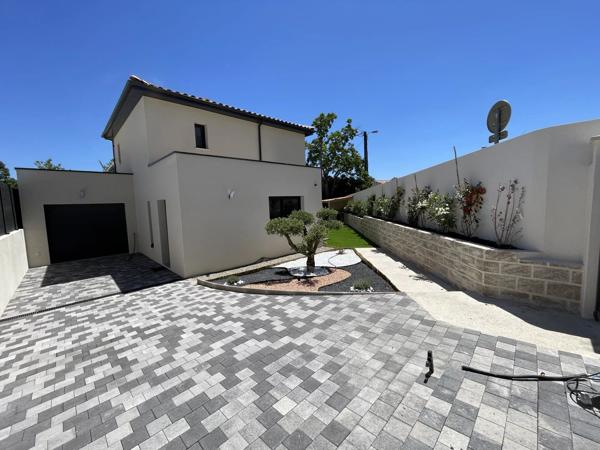 Vente                                                      Villa
                        
                     5 pièces                      131 m2                     à Clermont-l'Hérault