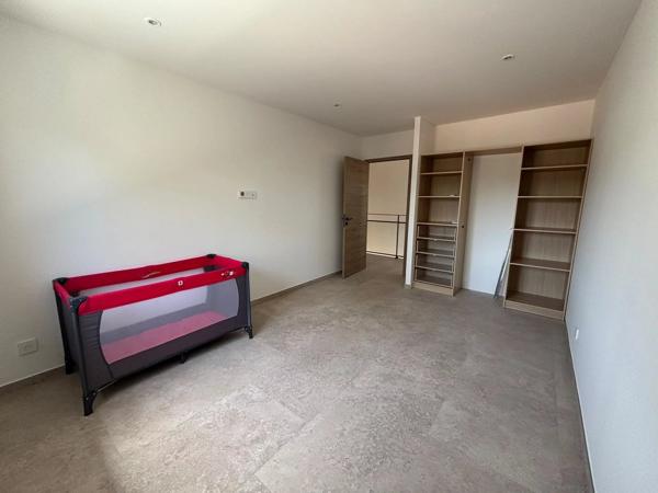 Vente                                                      Villa
                        
                     5 pièces                      131 m2                     à Clermont-l'Hérault