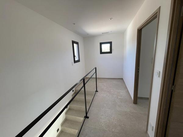 Vente                                                      Villa
                        
                     5 pièces                      131 m2                     à Clermont-l'Hérault