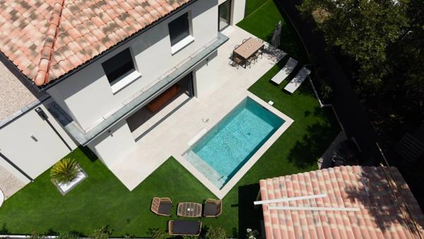 Vente                                                      Villa
                        
                     5 pièces                      131 m2                     à Clermont-l'Hérault