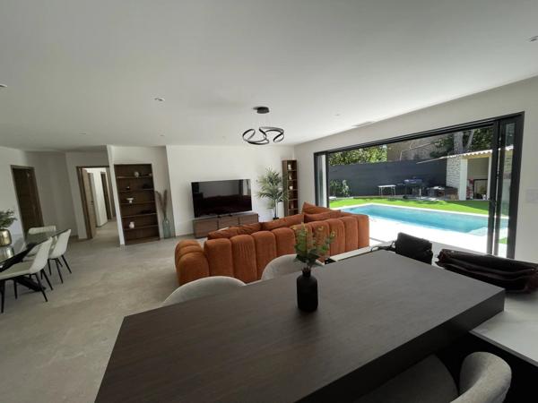 Vente                                                      Villa
                        
                     5 pièces                      131 m2                     à Clermont-l'Hérault