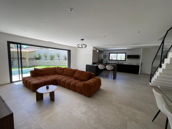 Vente                                                      Villa
                        
                     5 pièces                      131 m2                     à Clermont-l'Hérault