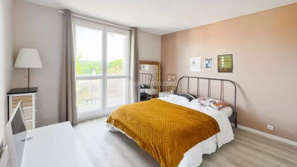 Vente Appartement 4 pièces 74 m2 à Saint-Fargeau-Ponthierry