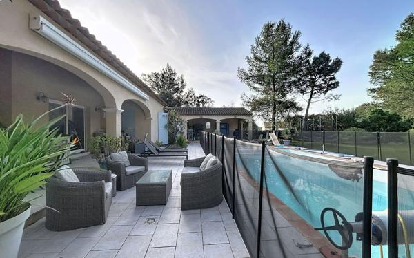 Maison à vendre    5 pièces • 168,08 m2 Roquebrune-sur-Argens