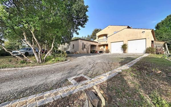 Maison à vendre    5 pièces • 168,08 m2 Roquebrune-sur-Argens
