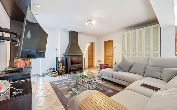 Maison à vendre    5 pièces • 168,08 m2 Roquebrune-sur-Argens