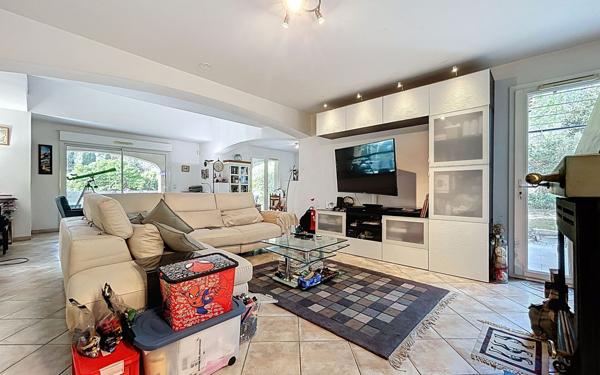 Maison à vendre    5 pièces • 168,08 m2 Roquebrune-sur-Argens