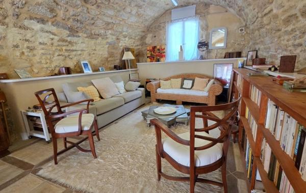 Vente Maison de village sur 4 faces avec extérieur Montbazin   