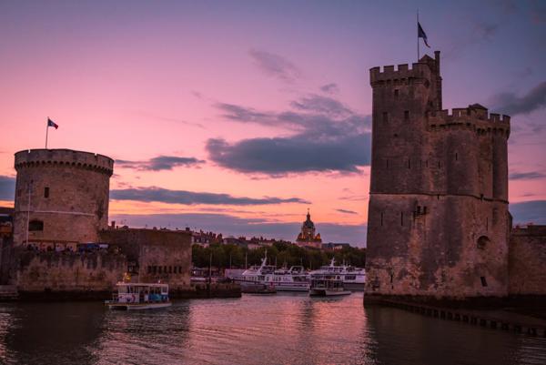 Fonds de commerce restauration traiteur La Rochelle, idéal pour activité restaurant /Boulangerie/pizzeria/Traiteur Charcutier + Traiteur évènementiel