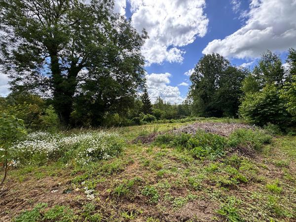 Terrain Chaussoy Epagny 2782 m2 Viabilisé - Non constructible
