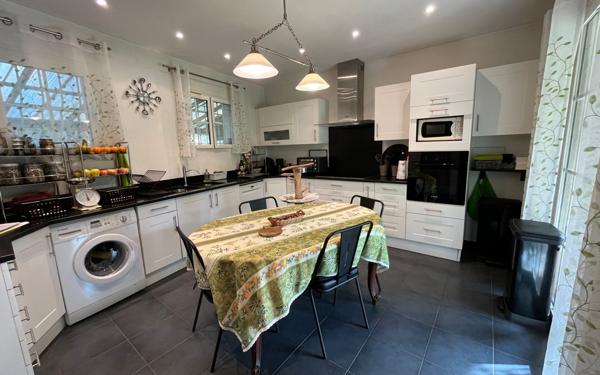 Maison à vendre    5 pièces • 125 m2 Cagnes-sur-Mer