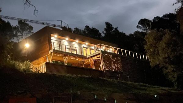 Maison contemporaine ossature bois  avec piscine