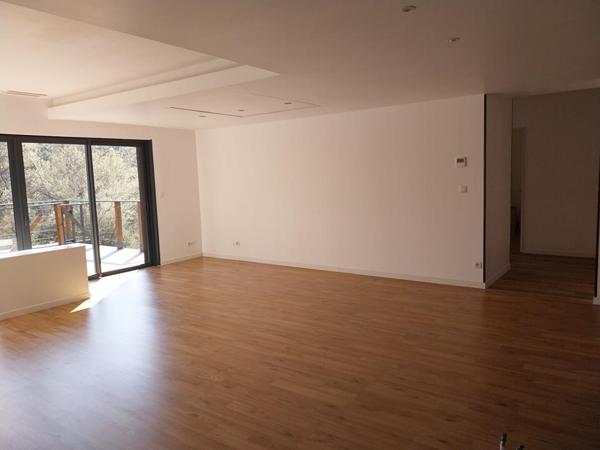 Maison contemporaine ossature bois  avec piscine