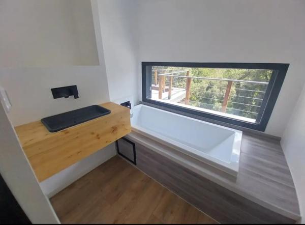 Maison contemporaine ossature bois  avec piscine