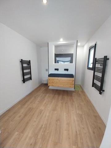 Maison contemporaine ossature bois  avec piscine