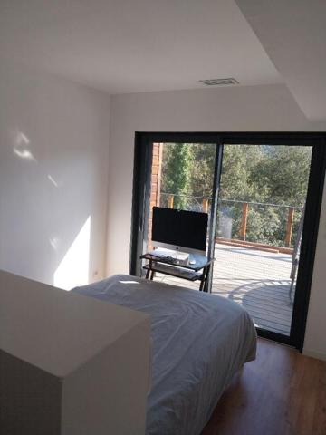 Maison contemporaine ossature bois  avec piscine