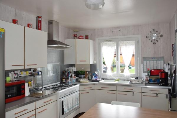 Maison individuelle semi plain pied.