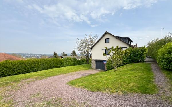 Maison à vendre    6 pièces • 151,40 m2 Saint-Arnoult