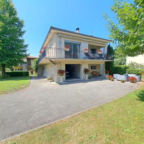 A VENDRE HAUT DE GAMME MAISON 4 CHAMBRES / JARDIN 1000 M² / 2 GARAGES