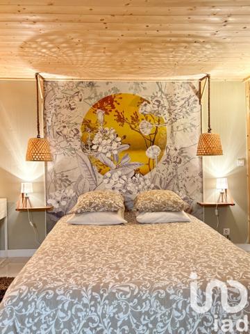 Gîte 7 pièces de 192 m² à Bourg (33710)