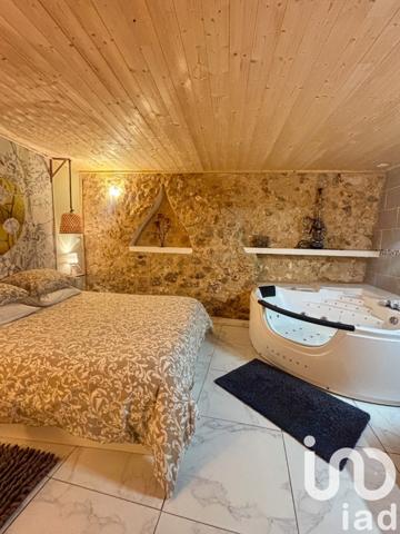 Gîte 7 pièces de 192 m² à Bourg (33710)