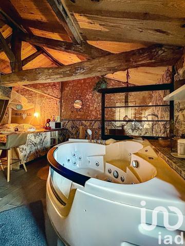 Gîte 7 pièces de 192 m² à Bourg (33710)