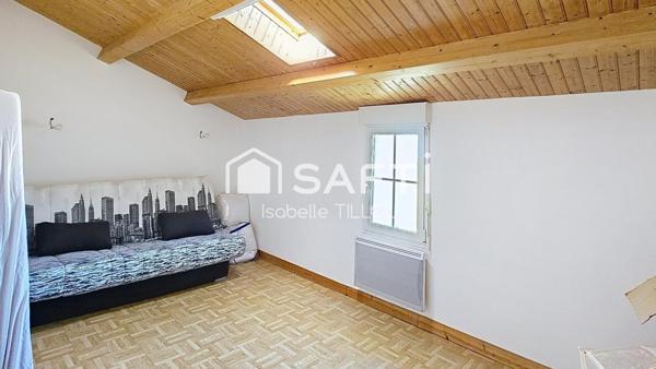 Maison en pierre vue sur les marais