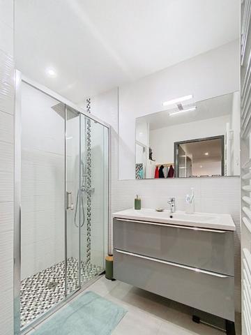 Immeuble en monopropriété avec deux appartements - REFAIT A NEUF - T3 + T5