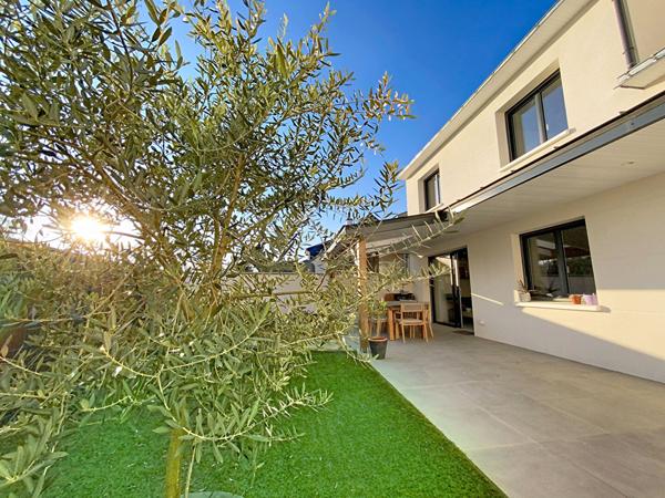 Immeuble en monopropriété avec deux appartements - REFAIT A NEUF - T3 + T5