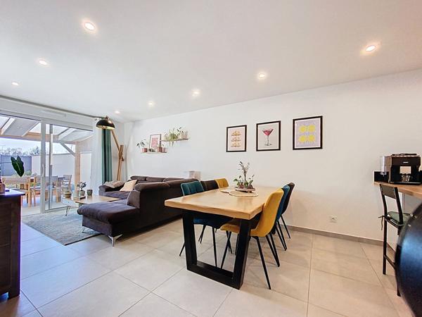 Immeuble en monopropriété avec deux appartements - REFAIT A NEUF - T3 + T5