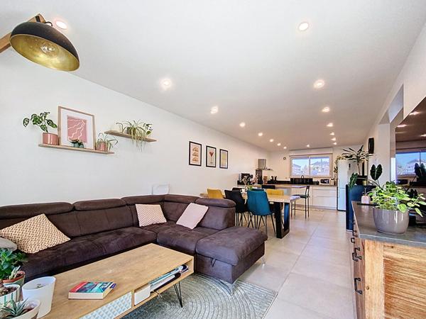 Immeuble en monopropriété avec deux appartements - REFAIT A NEUF - T3 + T5