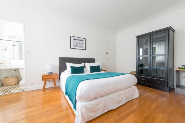 Villa Art Déco d’architecte de 330m2 à 5mn à pied du coeur de la ville