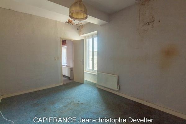 Maison à vendre GORRON (53) maison de ville deux chambres à rénover