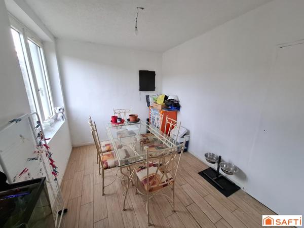 Maison mitoyenne vendu louée de 85m2 avec jardin, 5 pièces dont 3 chambres