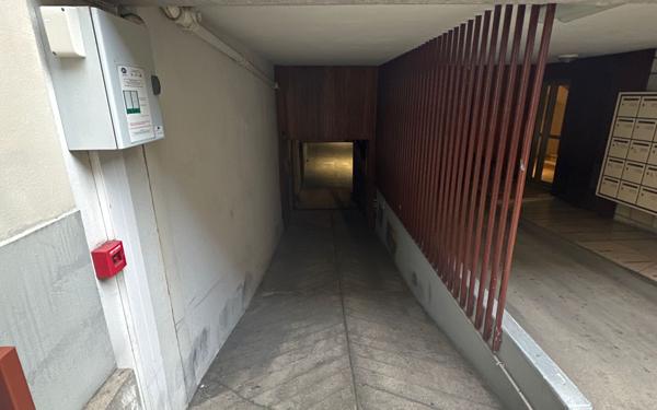 Stationnement à vendre    Paris 18