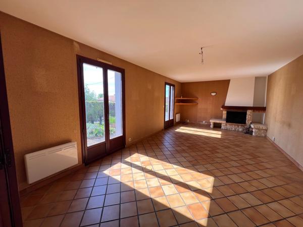 Maison à vendre 6 pièces CHERAC (17)