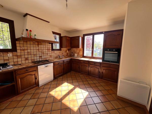 Maison à vendre 6 pièces CHERAC (17)