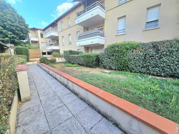 31780 CASTELGINEST T3 récent (2008) de 66.03m² Terrasse de 7.28m² 2 GARAGES , cuisine séparée