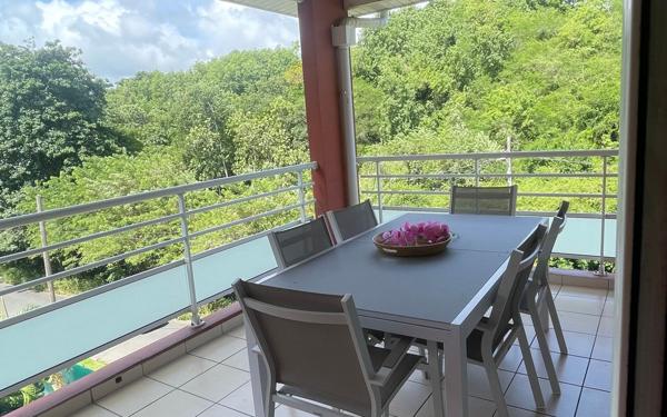 Appartement à louer    3 pièces •  Les Abymes