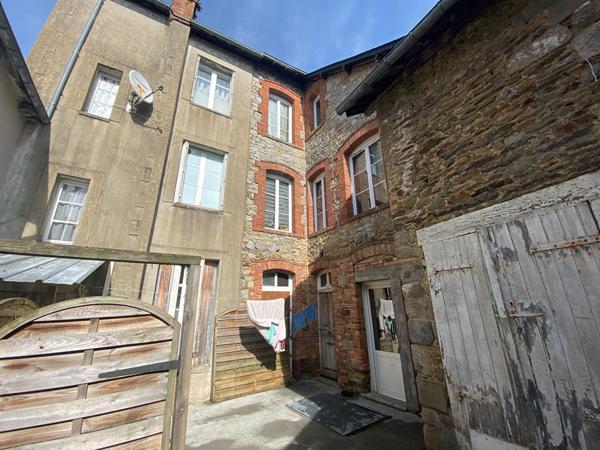 Immeuble de rapport  à Saint Meen Le Grand , axe Rennes Saint Brieuc