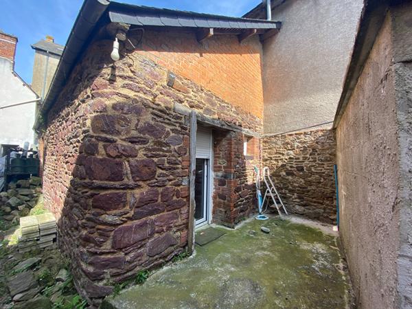 Immeuble de rapport  à Saint Meen Le Grand , axe Rennes Saint Brieuc