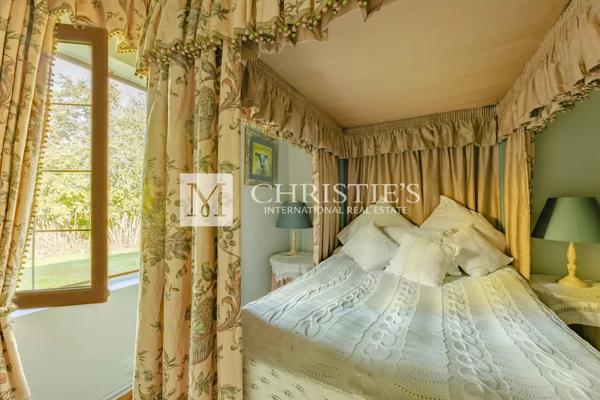 Ravissant prieuré dans un village paisible, a 1 heure de Saumur et Poitiers;