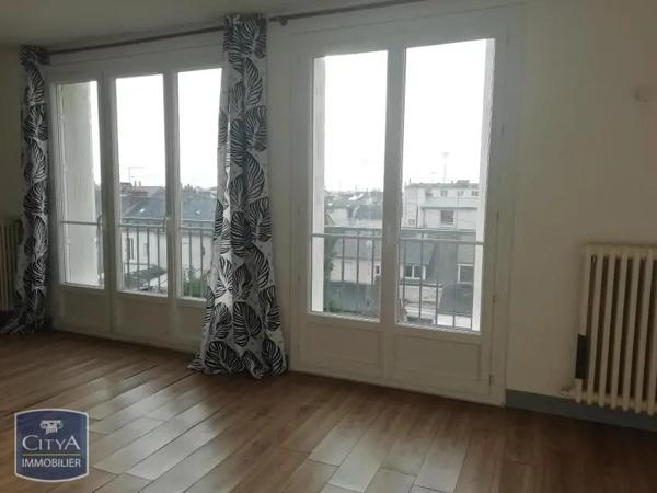 Appartement à louer 2 pièces 55.59m² Le Mans (72000)